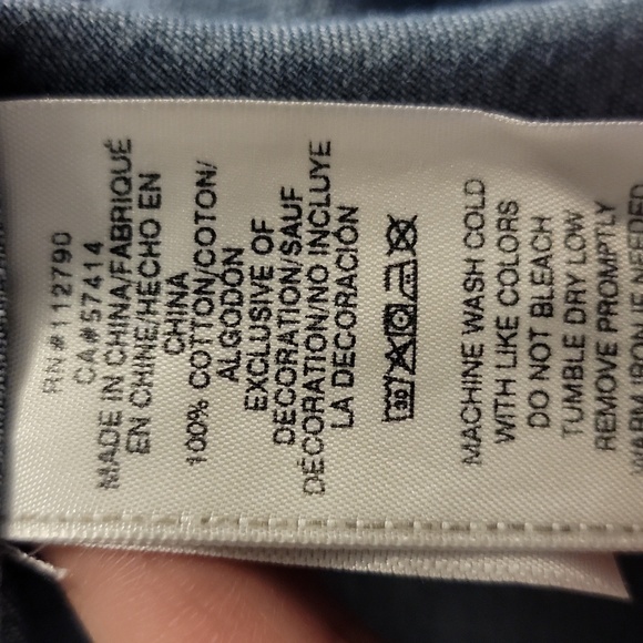 True Religion Light Blue Denim Shirt size medium NWT! Snap button closure - Picture 7 of 7